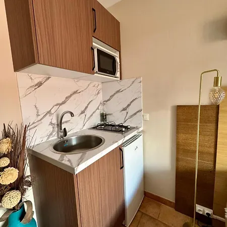 Dans Résidence Avec Piscine à *