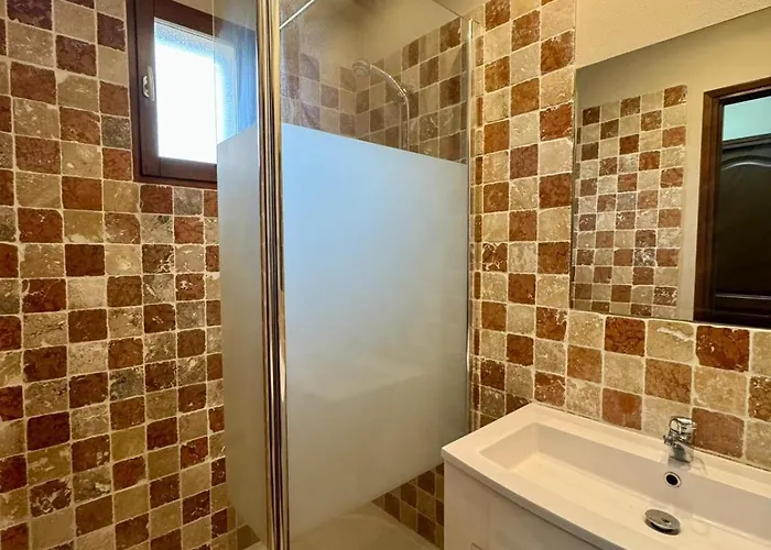 Dans Avec Piscine A Sisco