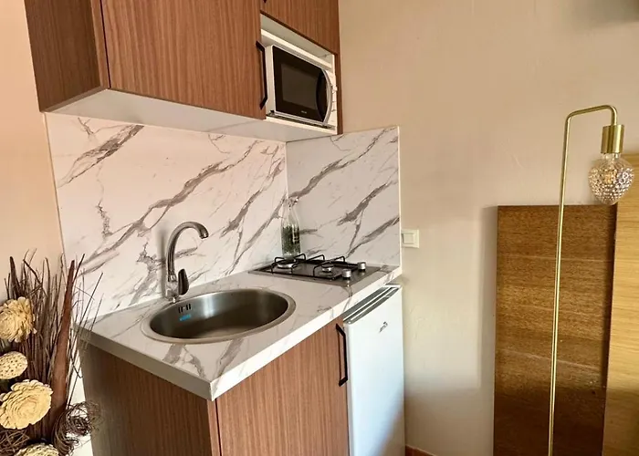 Dans Avec Piscine A *